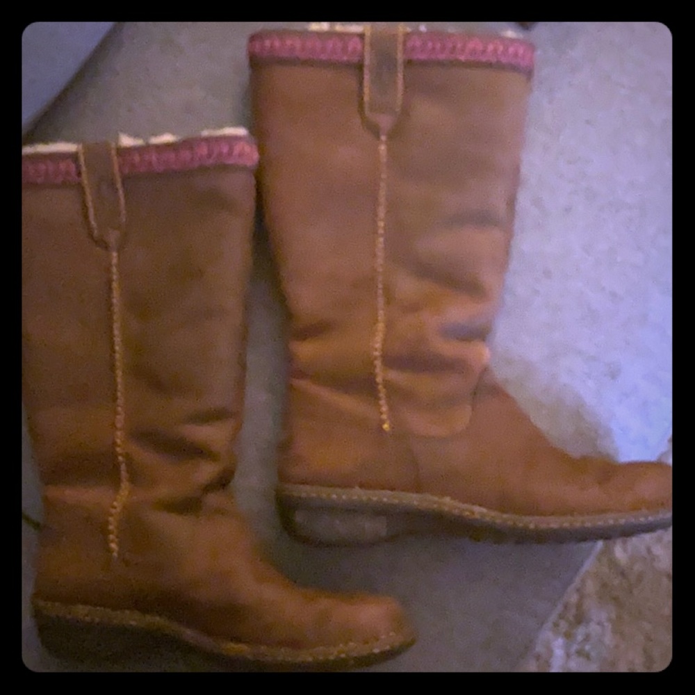 Very unique pair of Ugg Boots! Sz 9